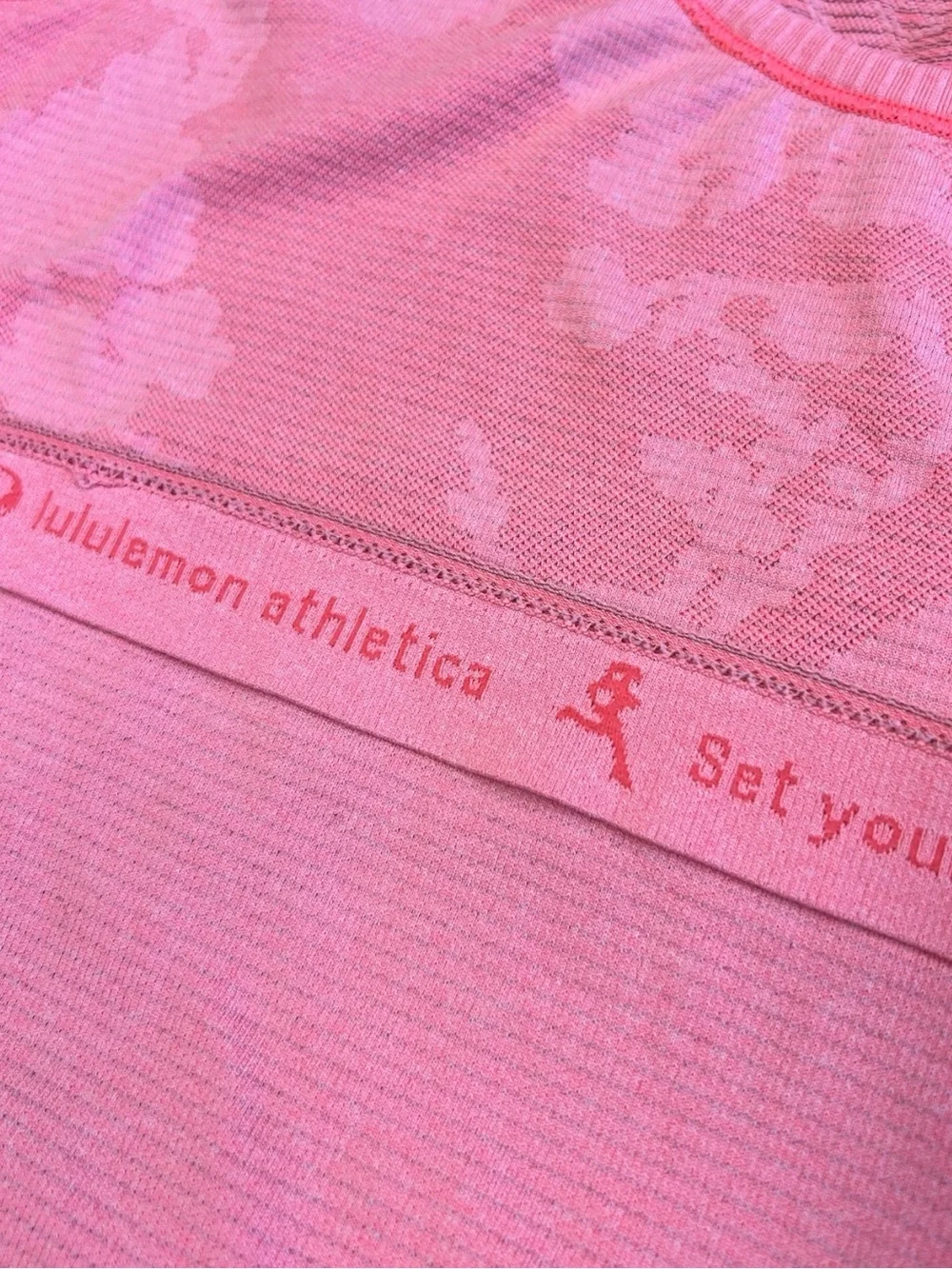 lululemon athletica Swiftly Tech Pink Seamless Racerback Tank Top Size Med